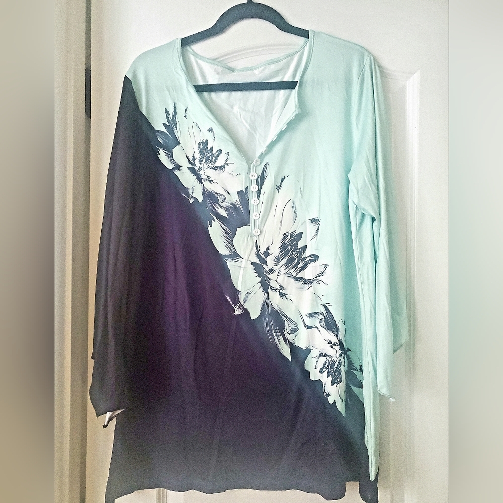 NWOT Graphic Tunic Top Women's XL